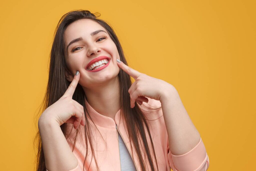 featured image for top 5 ways veneers can improve your smile